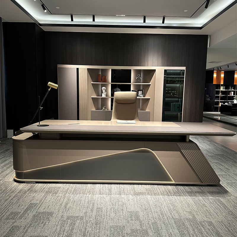 モダンなエグゼクティブデスクセット（木製チェア付き）、高級C - Office Furniture Rental のレビューと価格