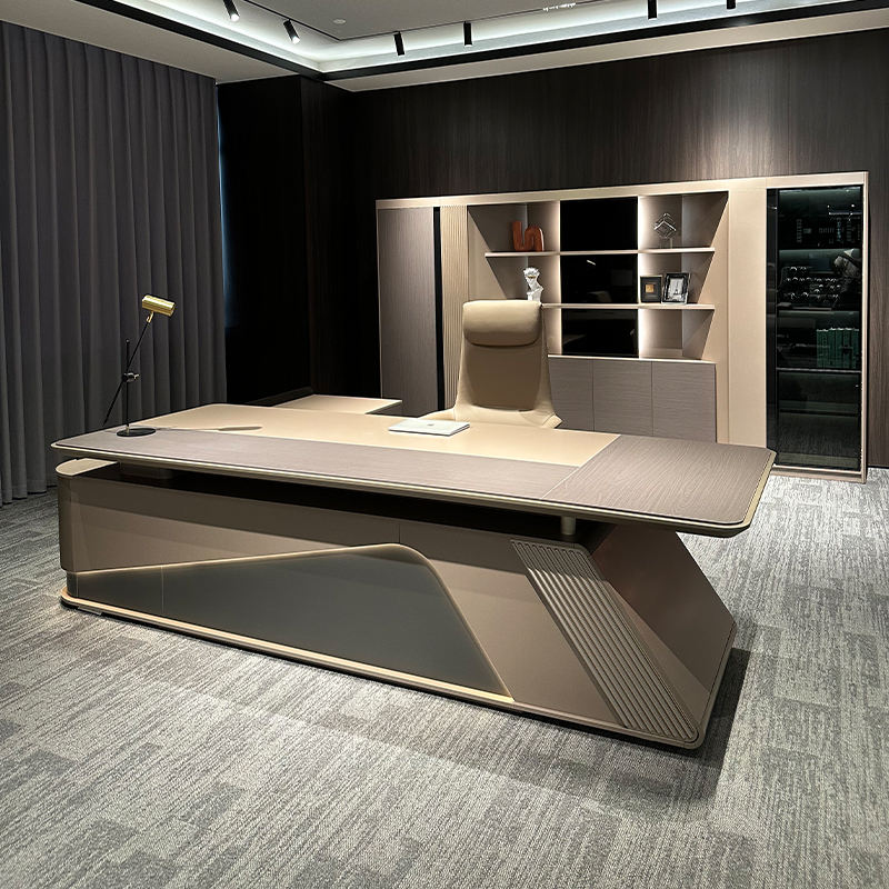 モダンなエグゼクティブデスクセット（木製チェア付き）、高級C - Office Furniture Rental のレビューと価格