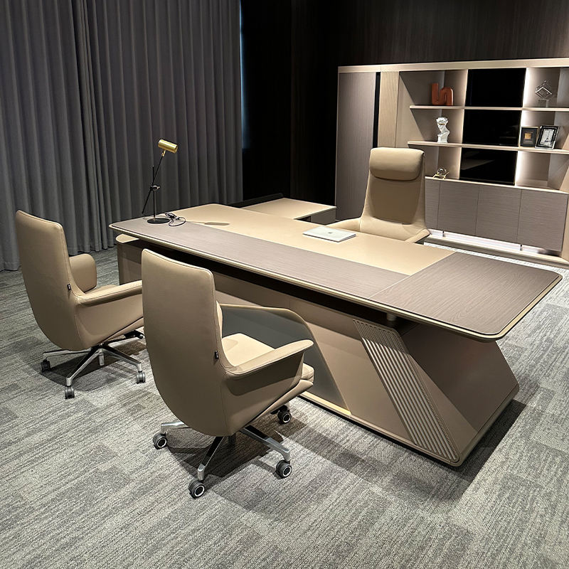 モダンなエグゼクティブデスクセット（木製チェア付き）、高級C - Office Furniture Rental のレビューと価格