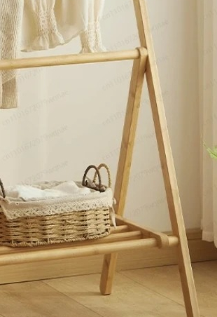 ベッドサイド寝室用コートラック＆フロアハンガー |   寝室 - Coat Rack Standing のレビューと価格