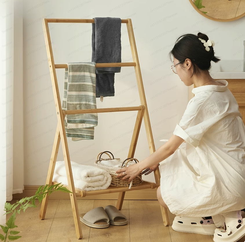 ベッドサイド寝室用コートラック＆フロアハンガー |   寝室 - Coat Rack Standing のレビューと価格